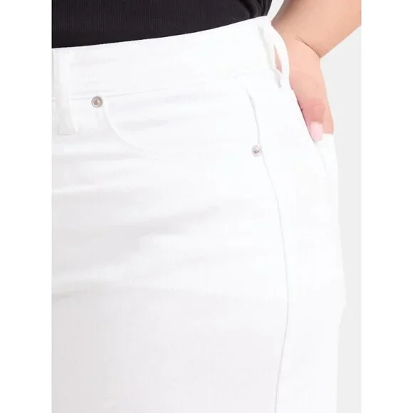 Terra & Sky Women's Plus Size Denim A-line Short, 5" Inseam, Size 24W, White - Picture 2 of 5